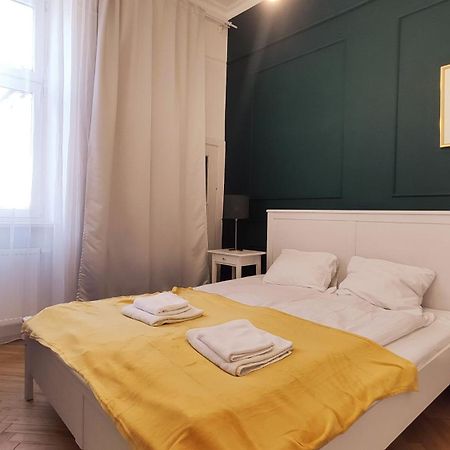 Florianska 10 C-D By Homeprime Cracovia Exterior foto
